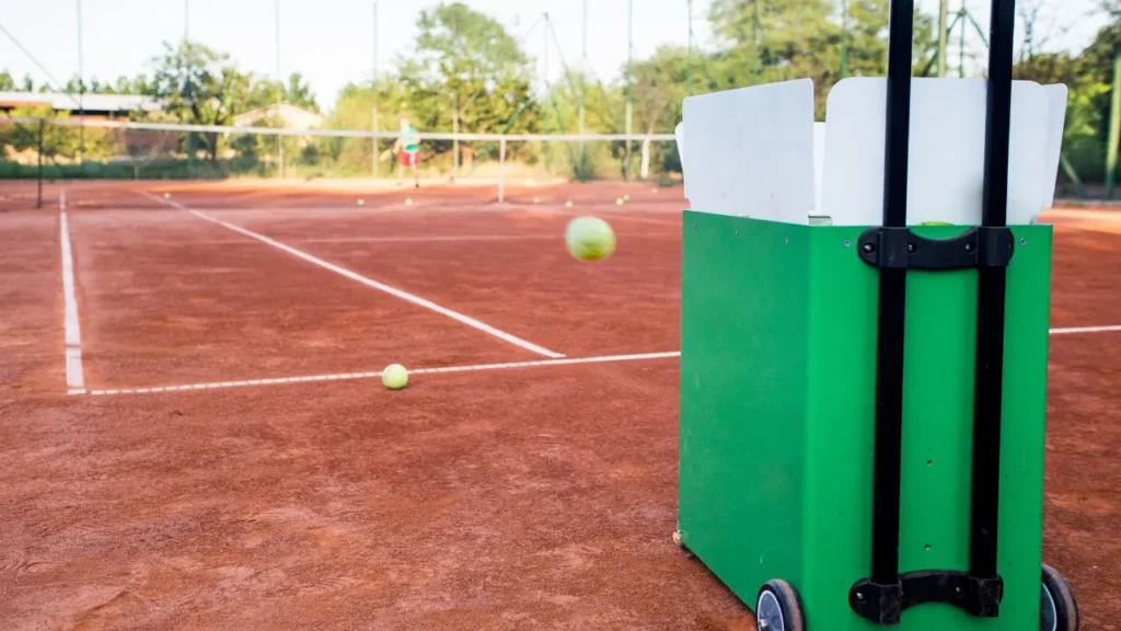 A plyer practice with tennis ball machine