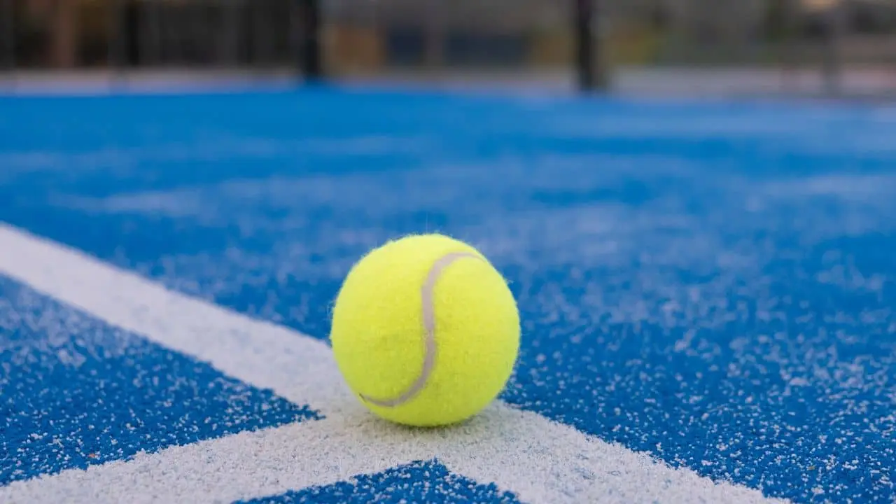 Pressureless vs Pressurized Tennis Balls