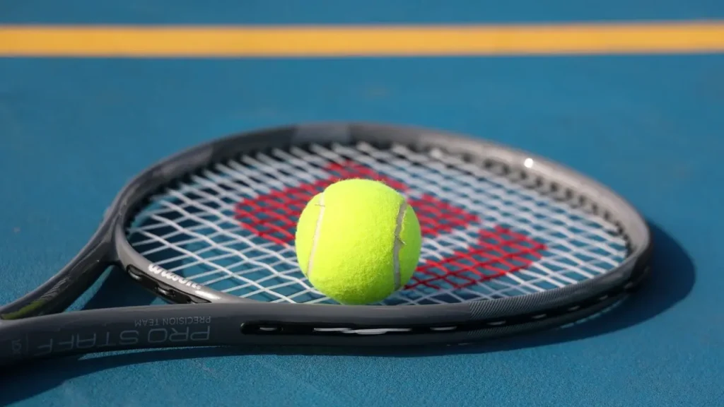 best tennis racket for elbow