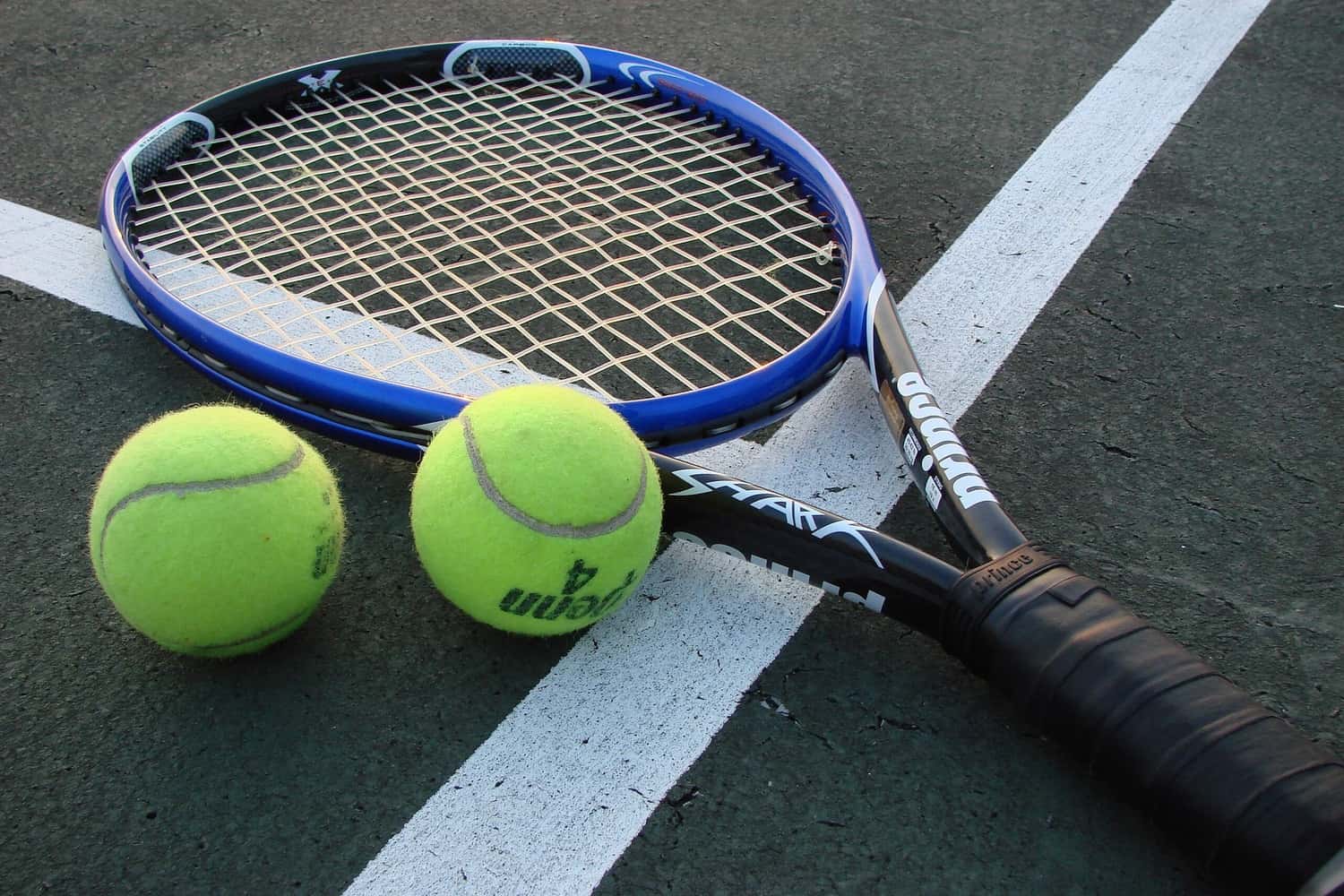 Which Are The Best Tennis Rackets For Flat Hitters